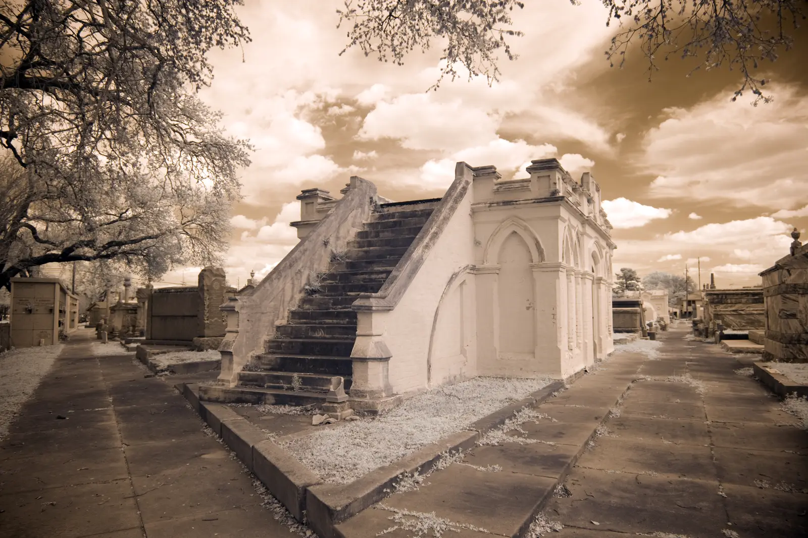 Ovanjordiska gravar på Masonic Cemetery i New Orleans